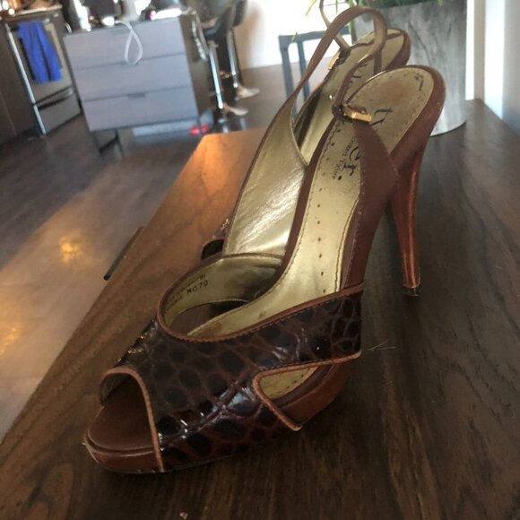 Tyler brown  leather heels 6 Size - Picture 10 of 10
